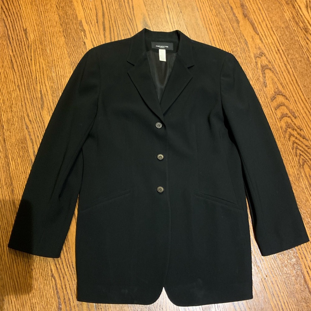 LIKE NEW Jones New York 3-Button Black Blazer Jacket